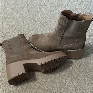Women's Tan Ankle Boots